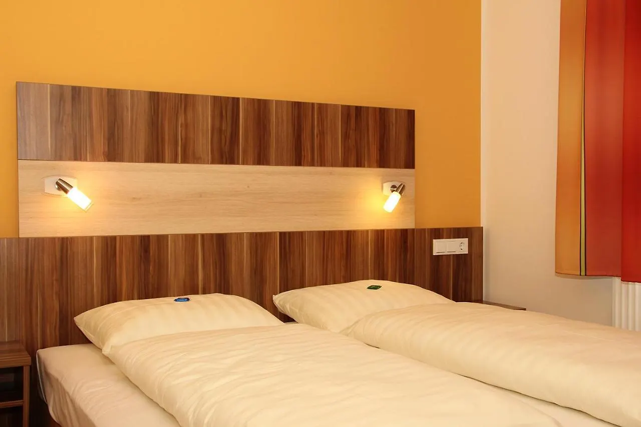 Villa Croatia & Restaurant Adria 클링겐베라크암마인 호텔
